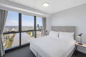 Meriton Suites Adelaide Street, Brisbane - Room
