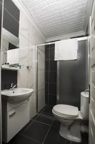 Royal Family Hotel - Bathroom