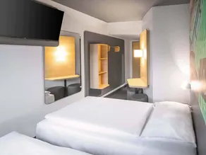 B&B HOTEL Würzburg-Ost - Room