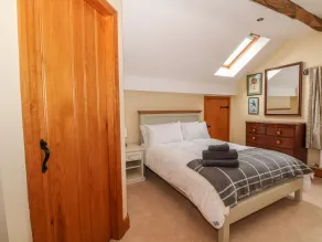 Rose Hips Barn - Room