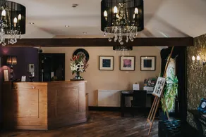 Hall Farm Hotel And Restaurant - Rezeption