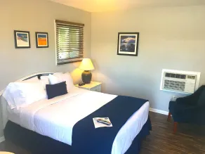 Shorewood Inn - Room