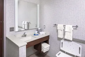 Holiday Inn Express & Suites - Madison by IHG - Værelse