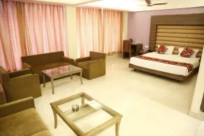 Palette Hotel Nisarga by CheckIn, Bhopal - Room