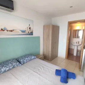 First line houses - Room