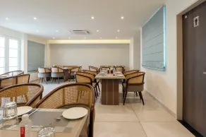 Treebo Premium Gateway Triveni Near Sangam Ghat - Restaurant