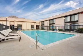 Ramada by Wyndham Provo - Piscine