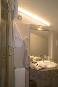 Hotel Villa Giulia - Bathroom