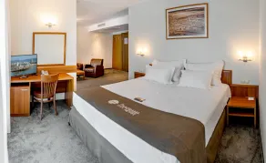 Panorama Hotel - Free EV Charging Station - Room