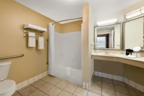 Hawthorn Extended Stay by Wyndham Rome - Salle de bain