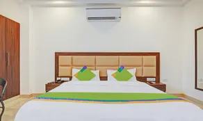 Hotel Aviraj Inn - Room