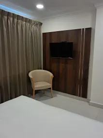 Amber Hotel Nungambakkam - Room