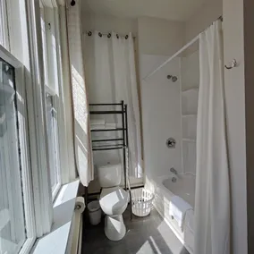 Andy's Blue House - Bathroom