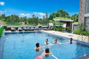 Radiance Hotel - Pool