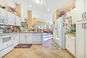 Close to Golf & Hikes! Goodyear Retreat w/ Pool - Innvendig