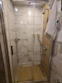 Karakas Hotel - Baño