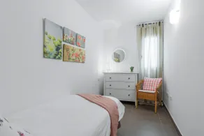 Apartamentos Cornellalux - Chambre