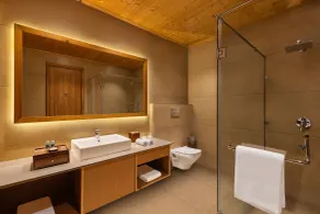Baragarh Resort & Spa, Manali- IHCL SeleQtions - Bathroom