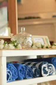 By The Sea Guests Bed & Breakfast and Suites - Lobby