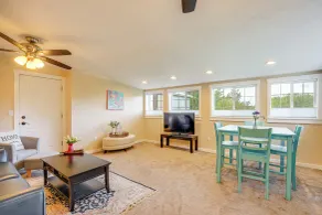 Private + Secluded: 2BR Vancouver Home w/ Fire Pit - Innenbereich