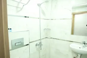 Yuvam Vari Hotel - Baño