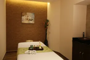M Crown Hotel - Spa