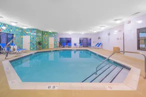 Holiday Inn Express Hotel & Suites Easton by IHG - Piscina