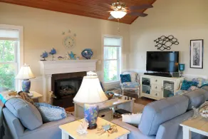 Riverfront Aurora Home w/ Deck & Private Pier! - Innvendig