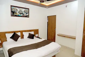 Radhe Krishna Hotel and Restaurant - Room