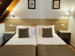Hostal Escuils - Habitación