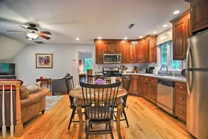 3 Mi to Beaches: Tranquil Cape Cod Escape w/ Deck - Innenbereich