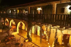 Garden Hotel - Outdoor dining