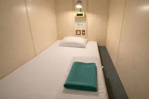 Capsule Hotel Block Room - Camera