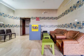 Via KRV Residency - Recepción