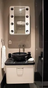 Frida Suites - Bathroom