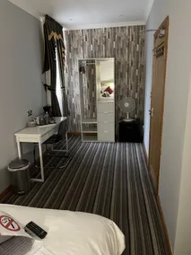 The Six Bells Hotel - Room