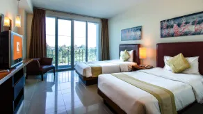 B2 Premier Hotel & Resort - Room