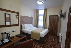 Lucky 8 Hotel - Room