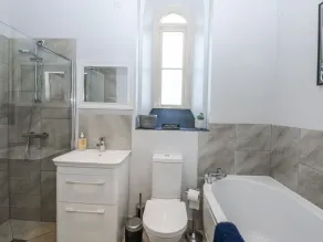 Eglwys St Cynfil - Badezimmer