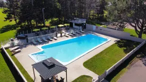 Quality Inn & Suites Garden of the Gulf - Piscine