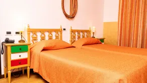 Admiral Hotel - Zimmer