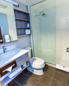 Microtel Inn & Suites by Wyndham Lloydminster - Salle de bain
