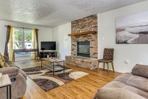 Indianapolis Home w Fire Pit & On site Fishing - Interiør