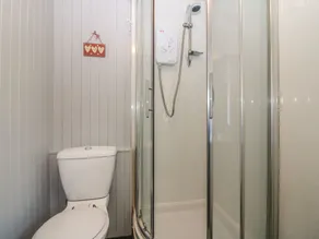Blue Skies Cottage - Bathroom