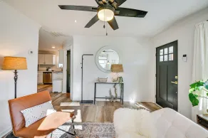 < 3 Mi to Dtwn: Modern Cottage in Greenville! - Intérieur