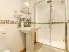 The Old Barn - Bathroom