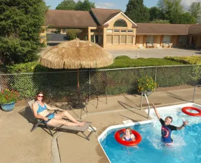 Four Seasons Lodging - Basseng