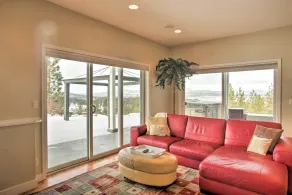 Secluded Home w/ Pool ~ 14 Mi to Coeur d'Alene! - Interiör