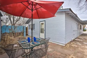 Quaint & Cozy Cottage: 3 Mi to Palisade Wineries! - Innvendig
