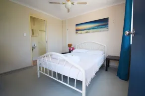 CALI Backpackers - Room